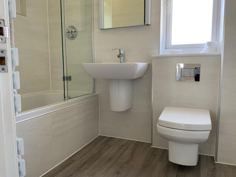 3 Bedroom With Sunny Private Garden Vakantiehuis *