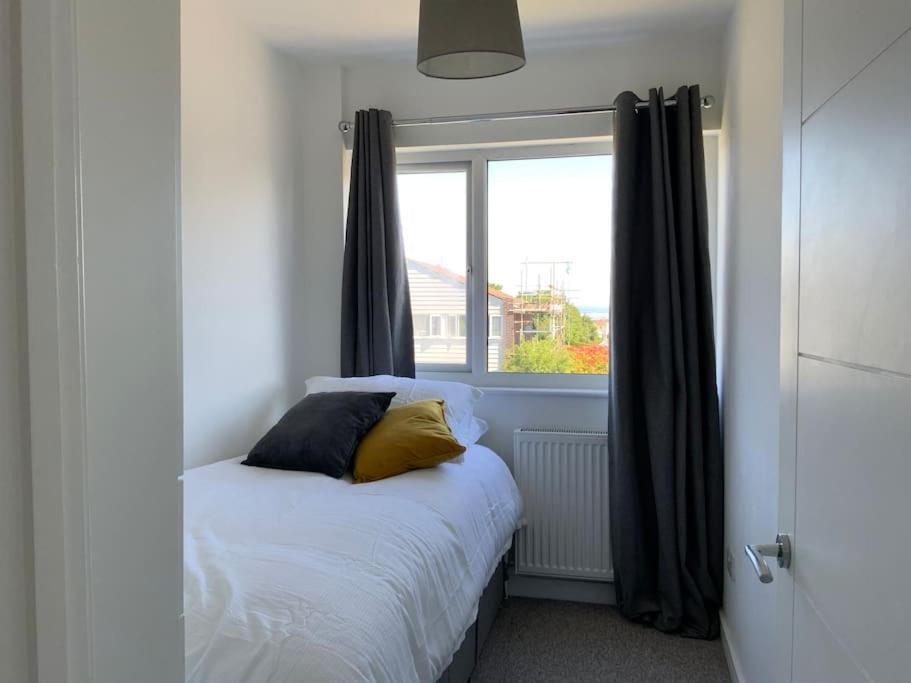3 Bedroom With Sunny Private Garden * Portishead