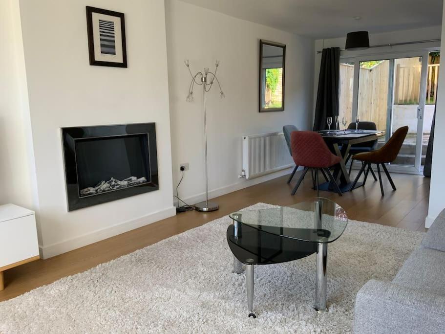 3 Bedroom With Sunny Private Garden