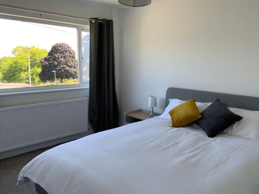 3 Bedroom With Sunny Private Garden Holiday home *